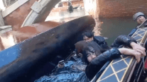 Por porfiados: Turistas terminaron en el agua al volcar una góndola en Venecia